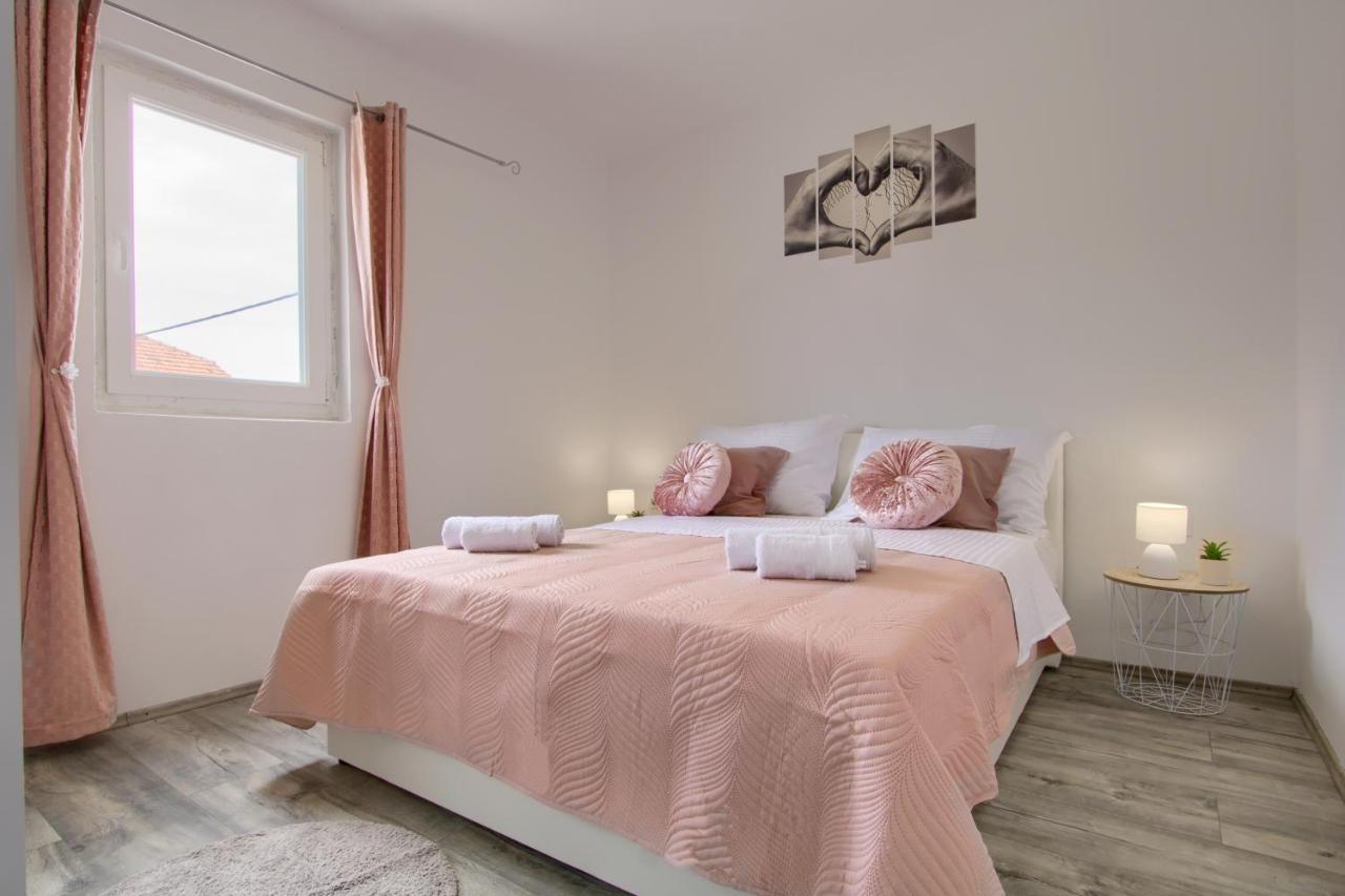 Apartments Villa Mihaela Banj Exterior photo