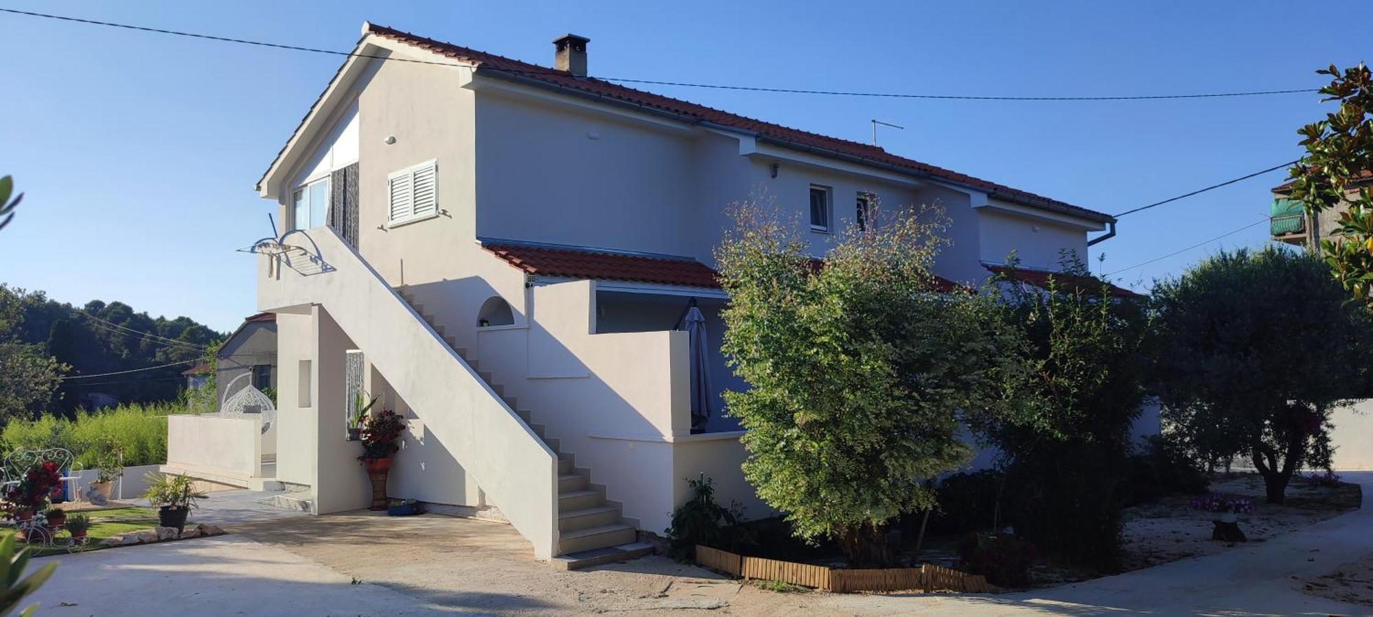 Apartments Villa Mihaela Banj Exterior photo